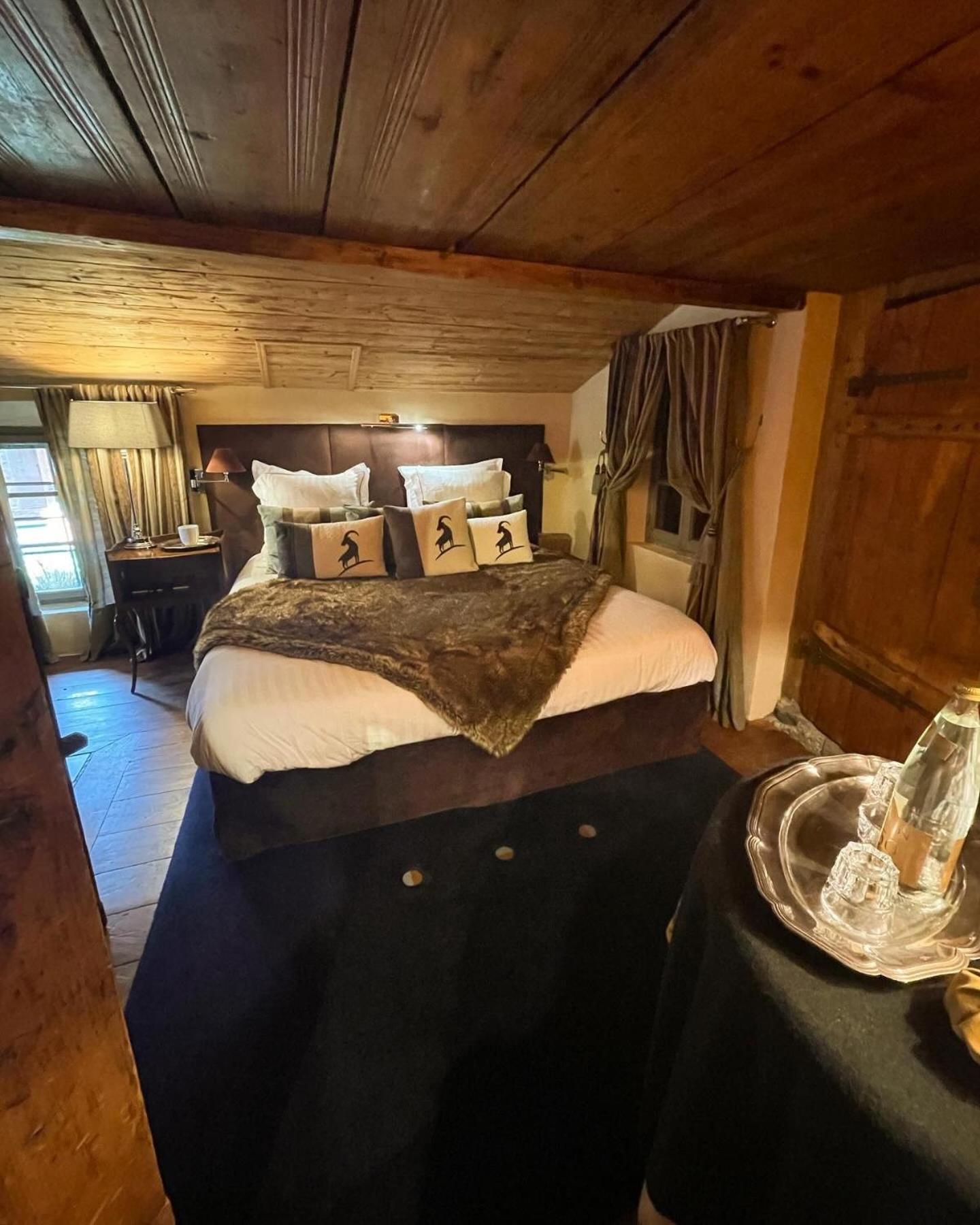 La Ferme Des Vonezins Hotel โธนส์ ภายนอก รูปภาพ