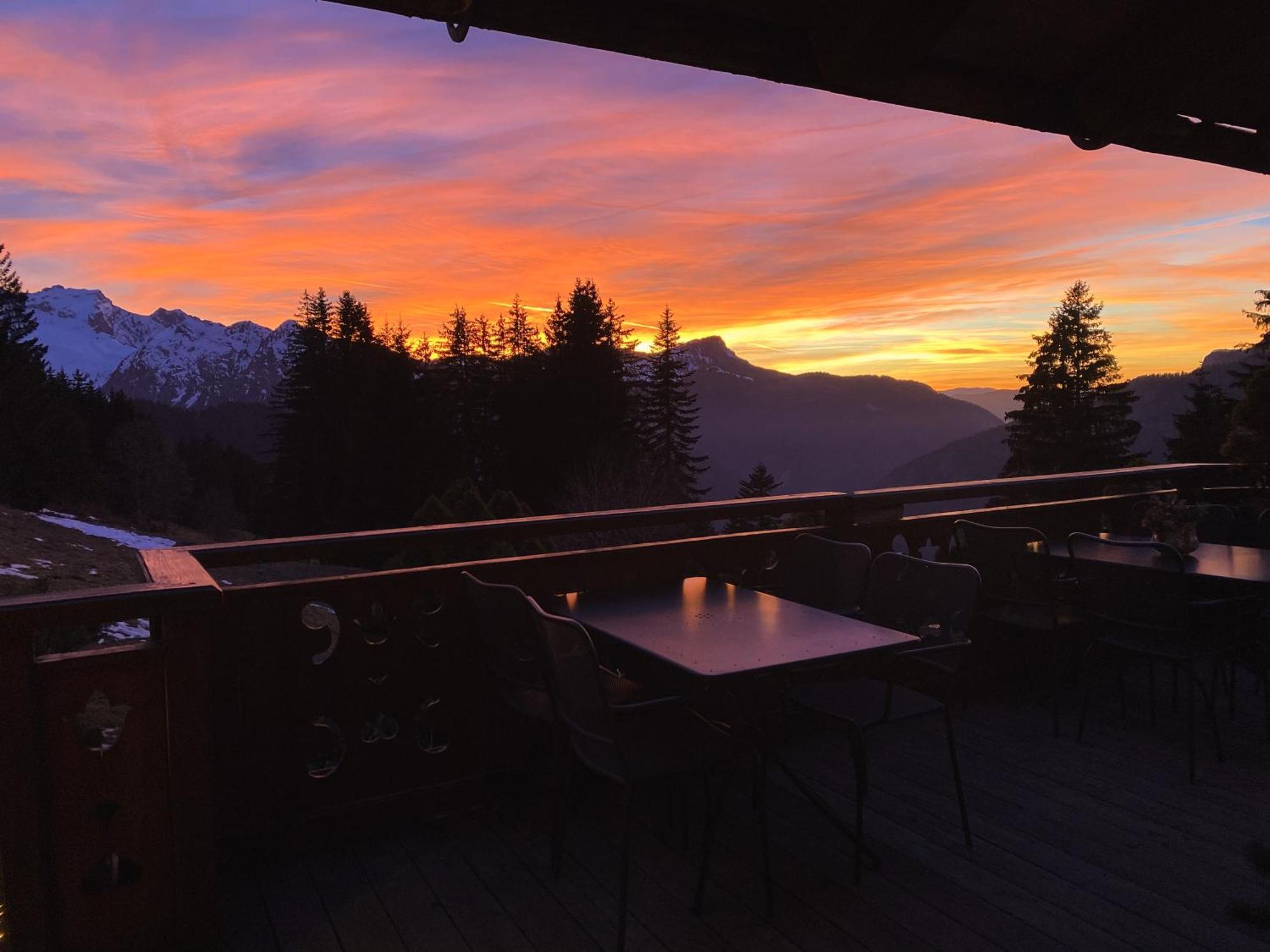 La Ferme Des Vonezins Hotel โธนส์ ภายนอก รูปภาพ